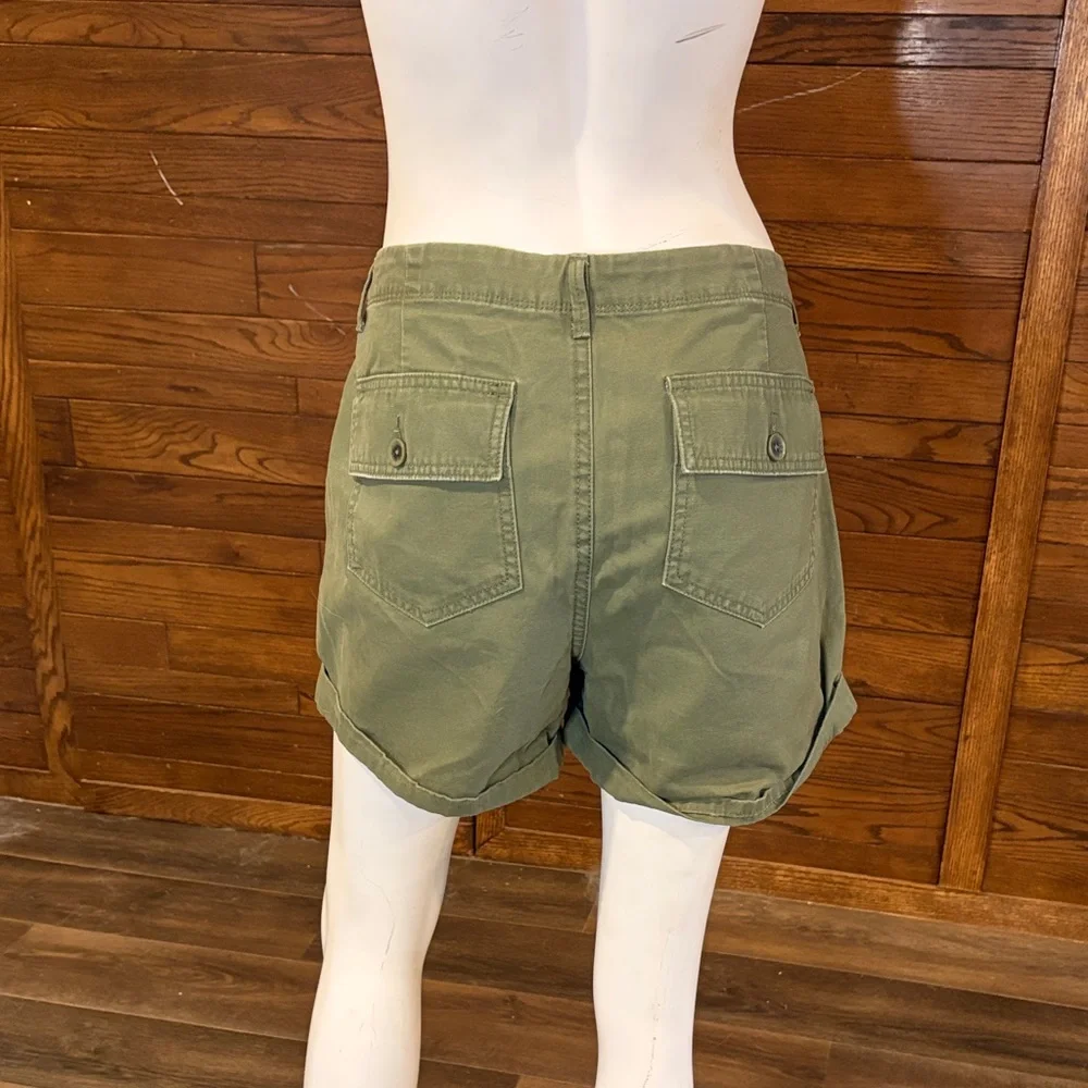 Old Navy Olive Utility Roll-Cuff Shorts - Picture 2 of 6